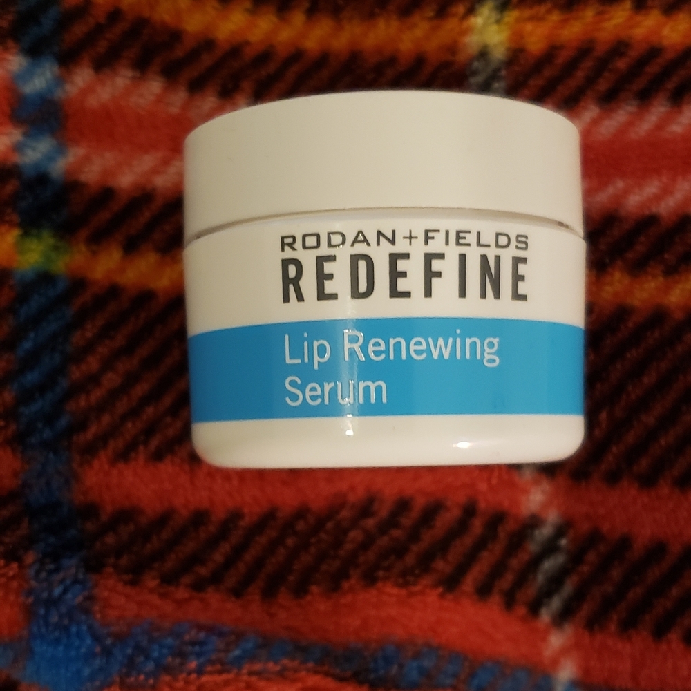 Rodan + Fields lip renewing serum